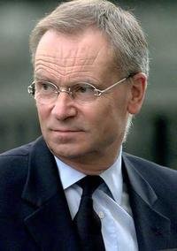 jeffrey archer only time will tell review